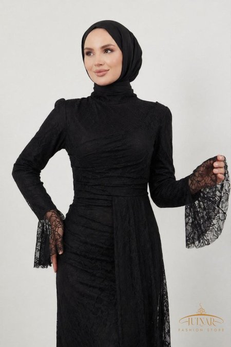 أسود